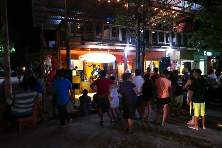 Vie nocturne à la plage d'El Tunco