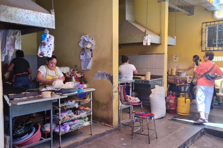 Tradicionales puestos de comida en Suchitoto