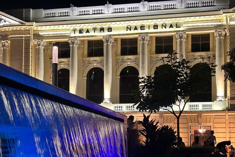 La fuente del Teatro Nacional