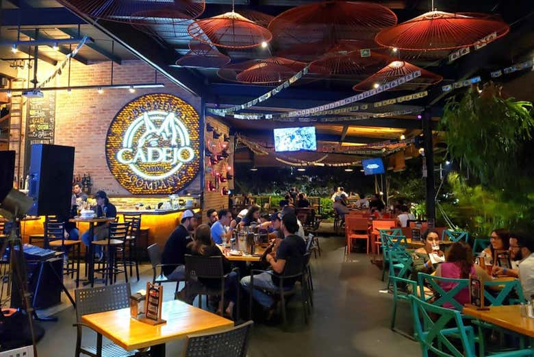 Vous profiterez d'une ambiance détendue à la brasserie