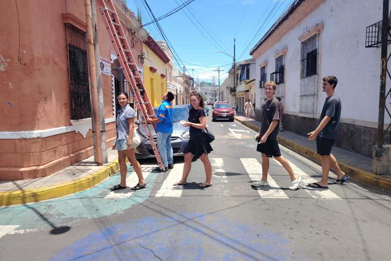 Walk through the streets of Santa Ana