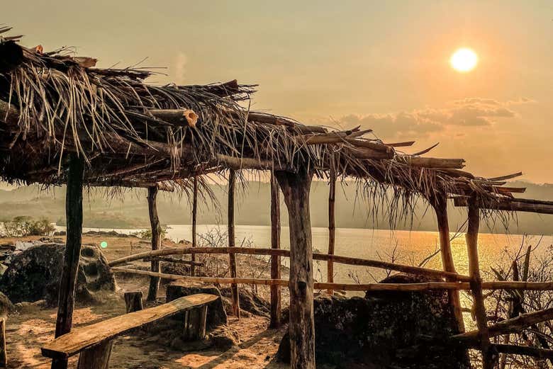 La caída del sol sobre el lago Suchitlán