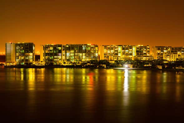 Dhow Dinner Cruise around Yas Island