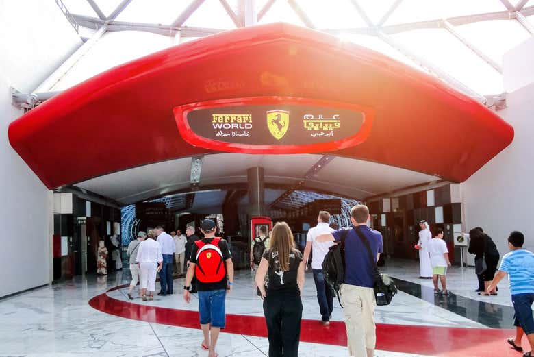 Entrada de Ferrari World