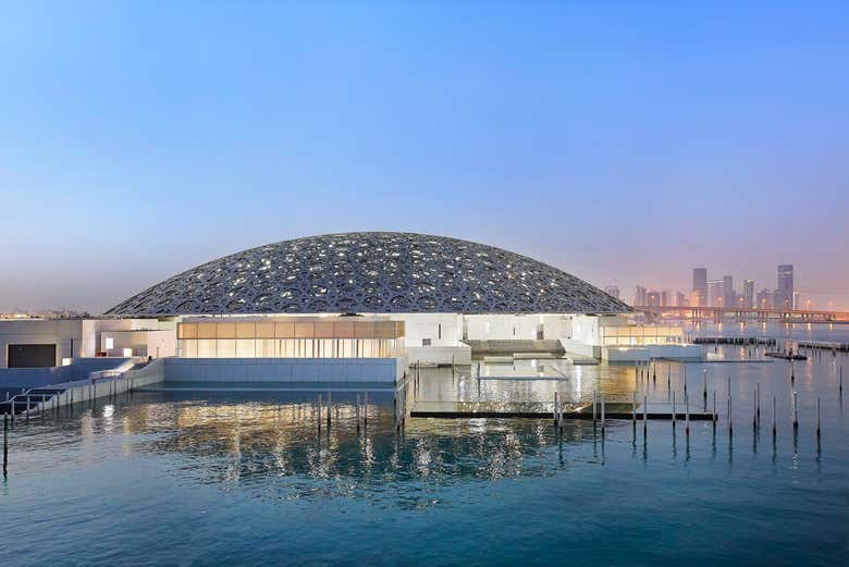 El museo se ubica en la isla de Saadiyat