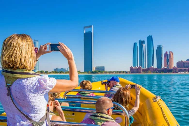 Fotografiando la ciudad desde el barco