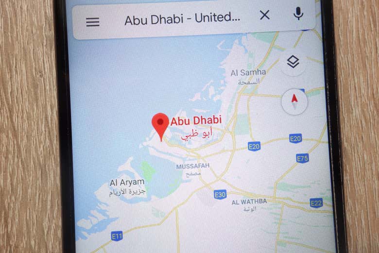 Consultando la localización de Abu Dhabi en Google Maps