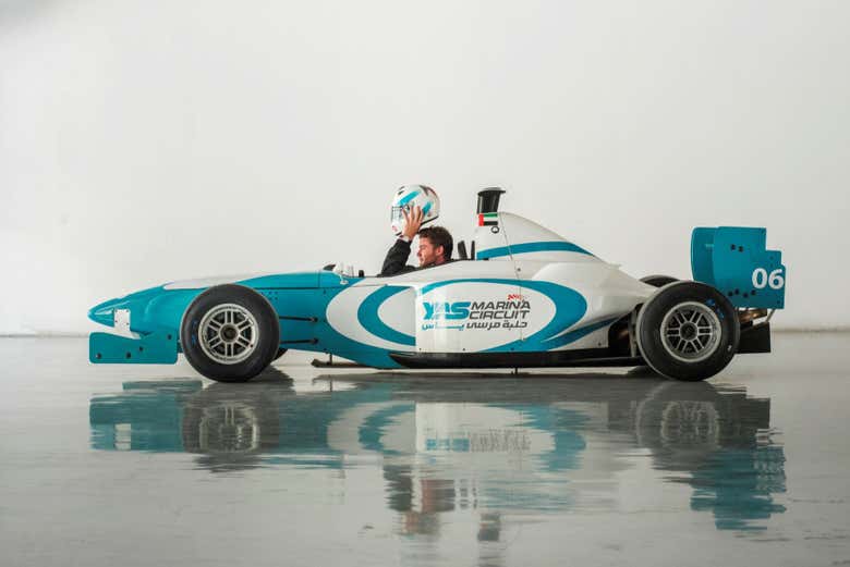 A punto de salir a la pista de Yas Marina