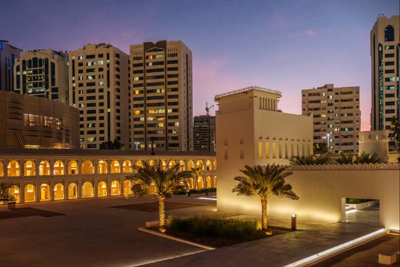 Qasr Al Hosn au coucher du soleil