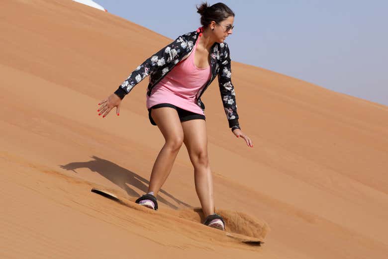 Sandboarding sulle dune