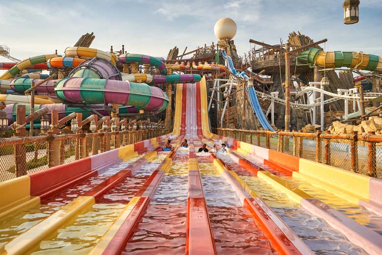 Toboganes del Yas Waterworld