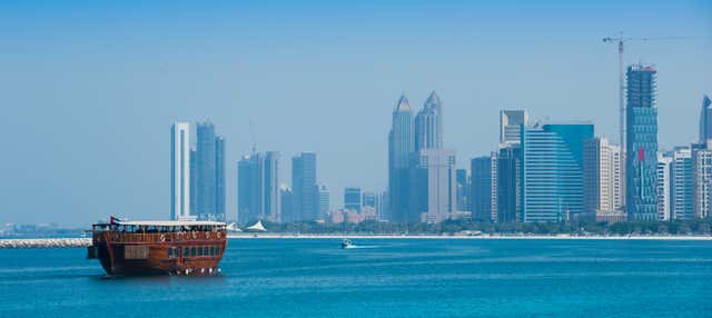 Paseo en barco por Abu Dhabi