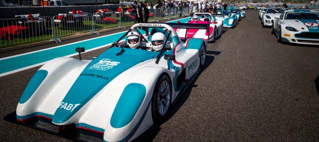 Paseo en Radical SST por Yas Marina