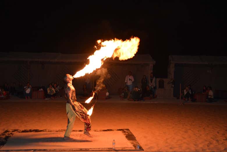 Parte do show no deserto