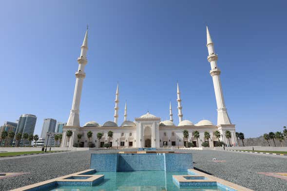 Excursão privada à Mesquita Sheikh Zayed, Fujairah e Khor Fakkan