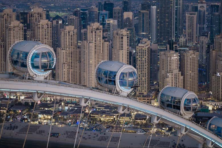 Ain Dubai au crépuscule