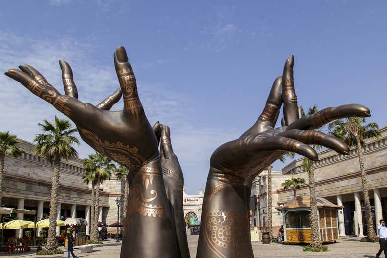 The entrace to Bollywood Parks