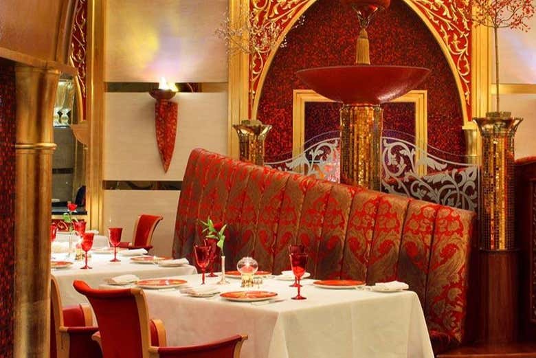 Table du restaurant Al Iwan