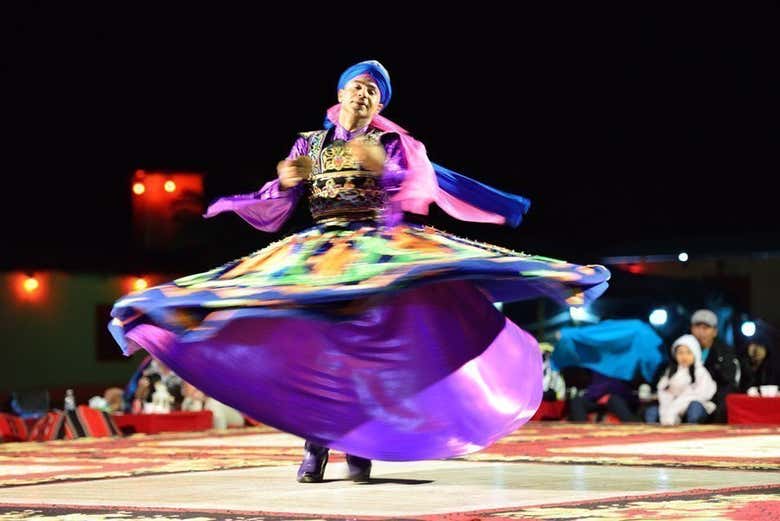 Tanoura dancing