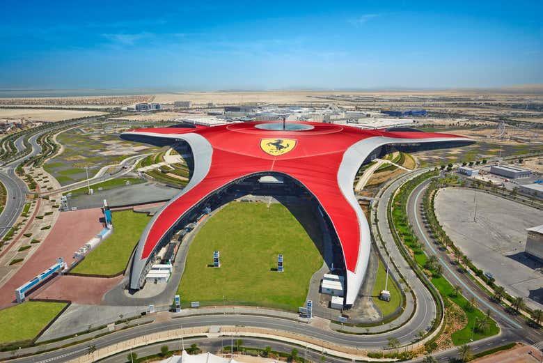Ferrari World na ilha Yas