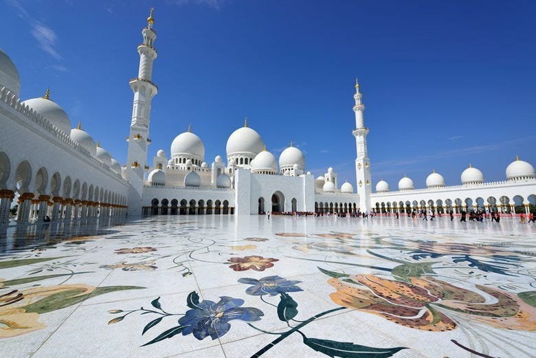 La Grande Moschea di Abu Dhabi