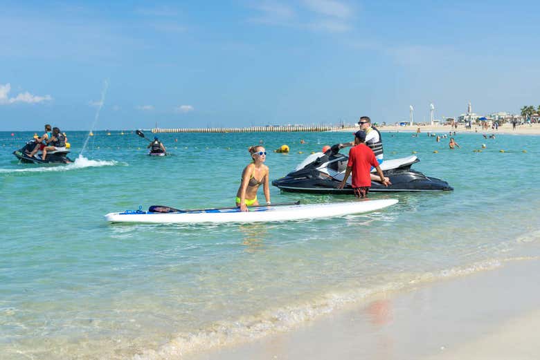 Escape from the Dubai heat when you rent a paddle board