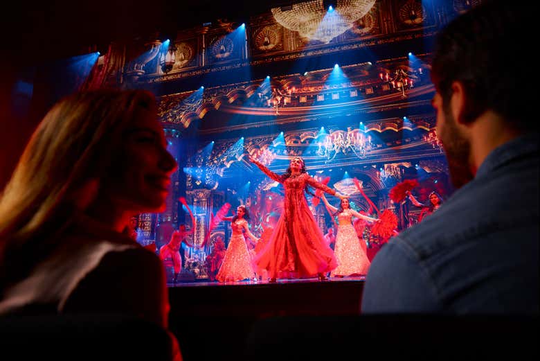 Assistendo ai musical di Bollywood Parks Dubai
