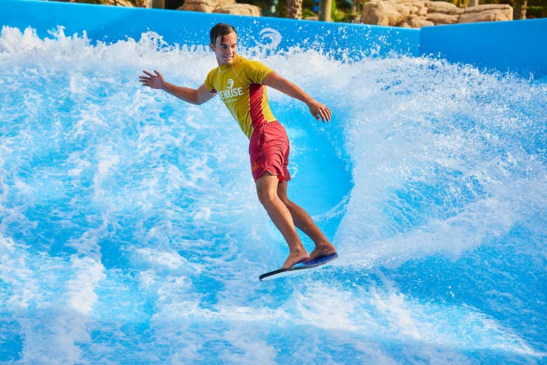 Aquaventure Waterpark Wave Pool