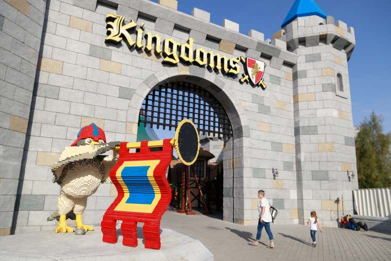 Accediendo a los reinos de Legoland Dubai