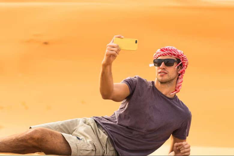 Compartiendo fotos desde el desierto de Dubái