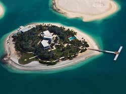 The World, ilha habitada
