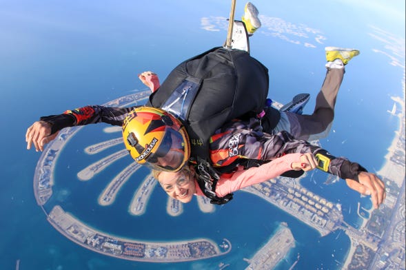 Saut en parachute à Dubaï
