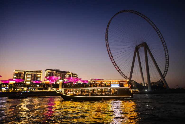 Disfrutando del crucero en dhow