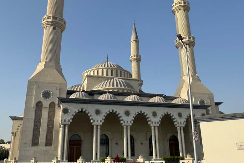Fachada de la mezquita