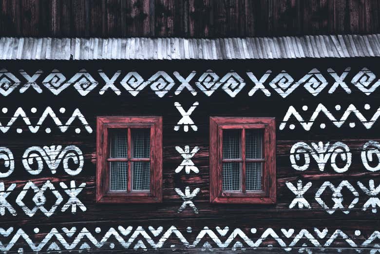 Patrones folclóricos decorativos de Čičmany