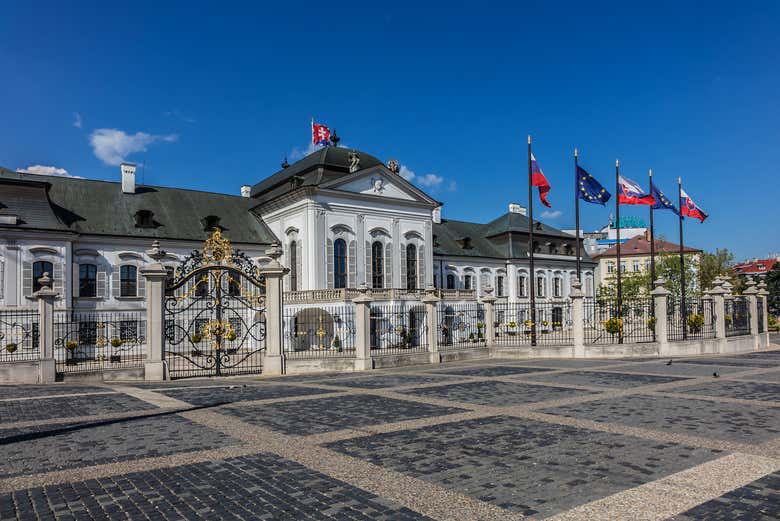 Learn about Slovakian government at the presidential palace
