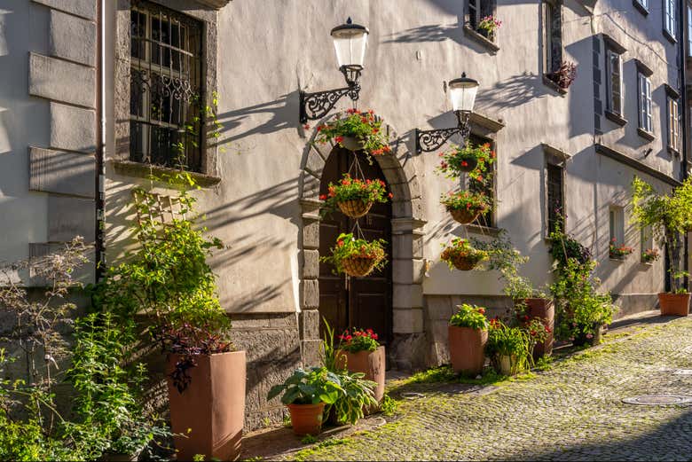 La fachada de una casa antigua de Liubliana