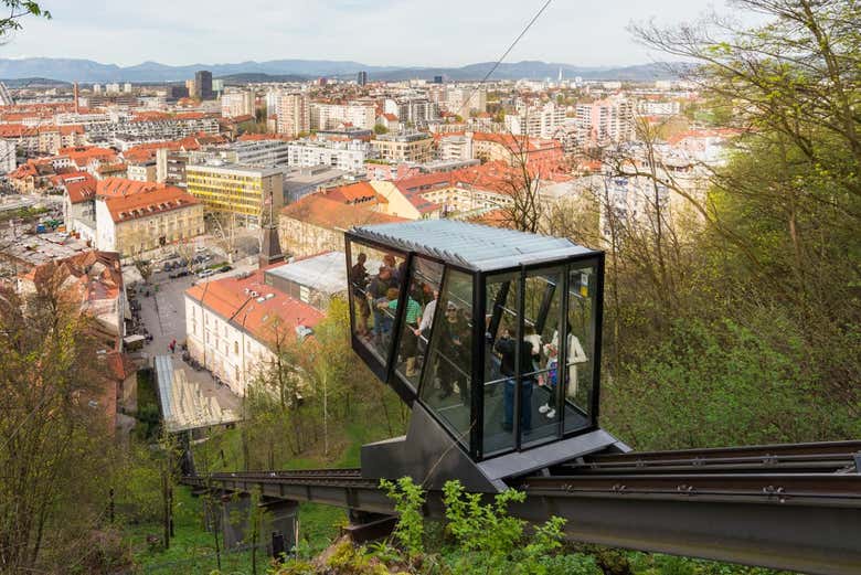 Subiendo en el funicular