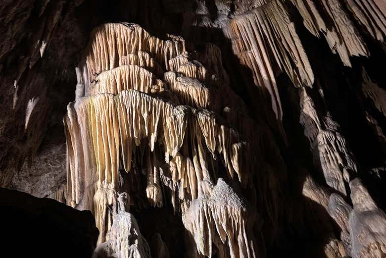 Visitando a caverna Postojna