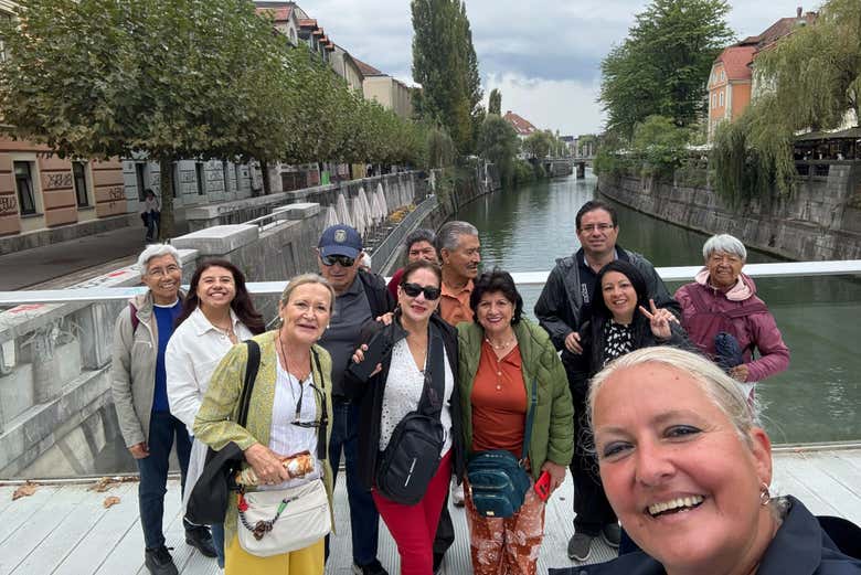 ¡Foto de recuerdo con el río Ljubljanica!
