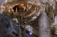 Excursão à caverna Postojna e ao castelo de Predjama