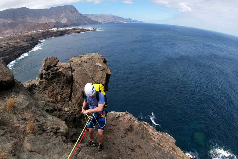 Enjoying this coasteering activity in Agaete