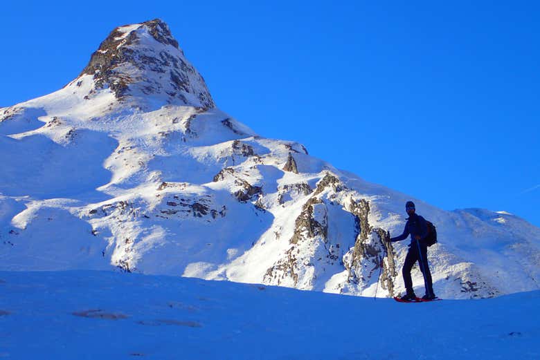 Alcanzando un peñón nevado durante el tour