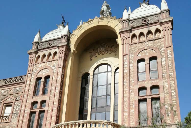 Contemplando la fachada de la Purísima