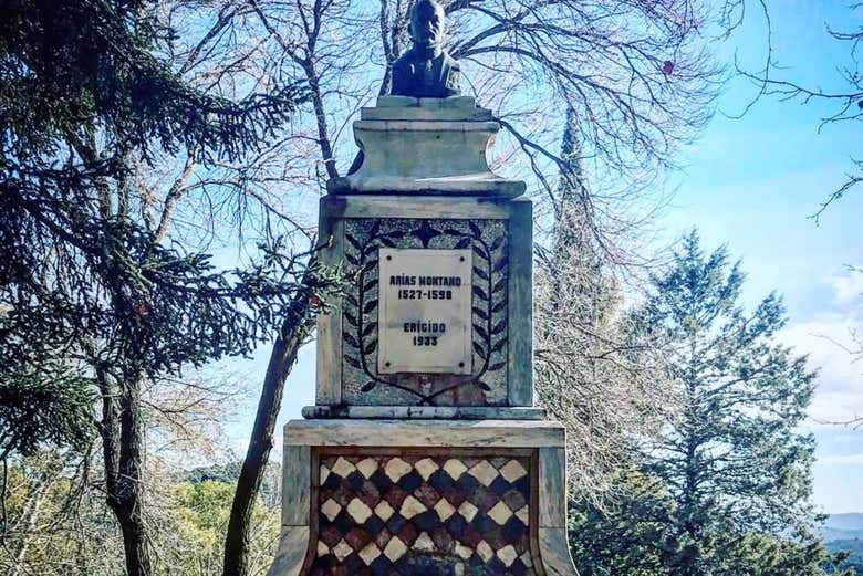 Monument à Benito Arias Montano