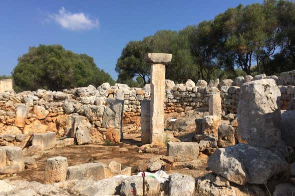 Visita guiada por el yacimiento de Torre d'en Galmés