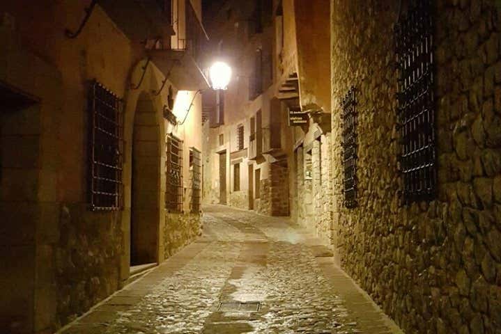 Rues d'Albarracín à la tombée de la nuit