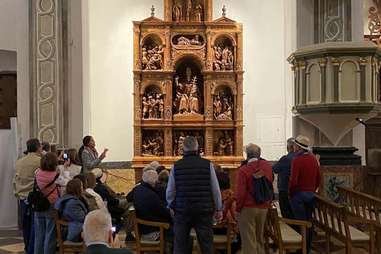 Fijándonos en el retablo de San Pedro