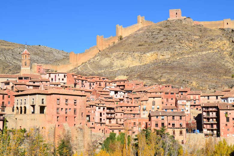Panorámica de las muralla de Albarracín