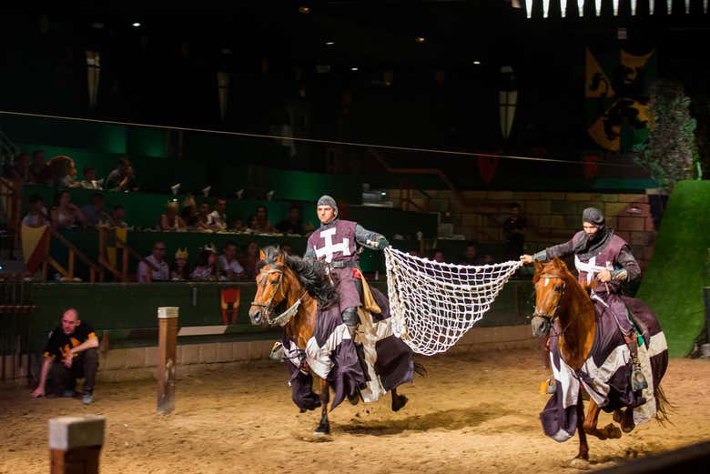 Asistiendo al show medieval